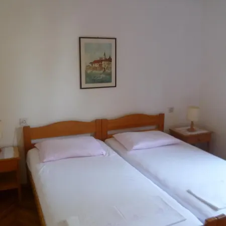 Pine Wood Oasis * بول